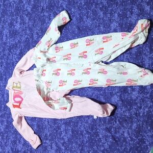 Rosie Pope Onesies "LOVE" 6-9m